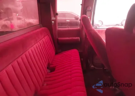 1992 Chevrolet Gmt-400 C1500 из США, поврежденный, VIN 2GCEC19H6N1169835